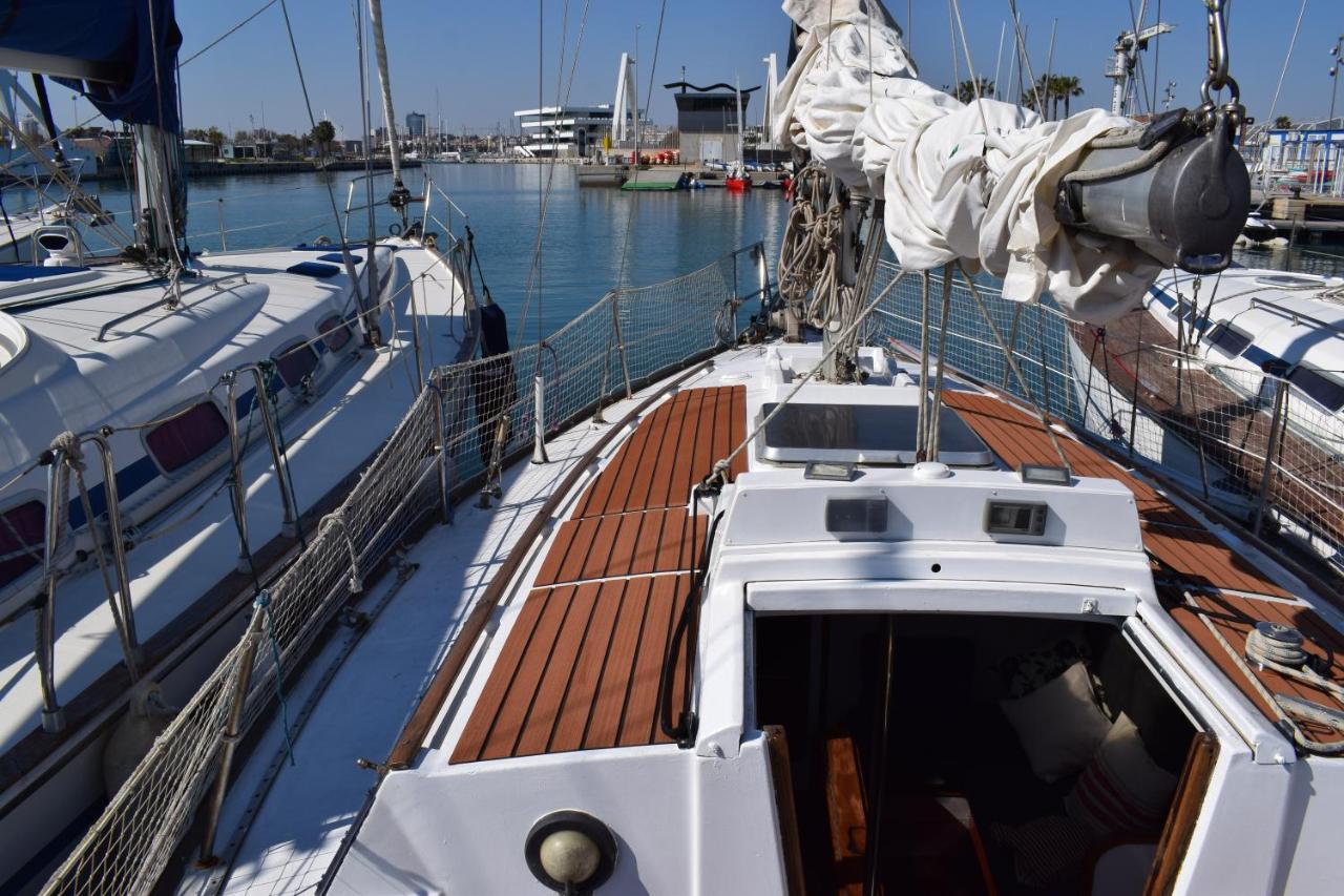 Отель Velero En Puerto De Valencia - E&M Boats Экстерьер фото